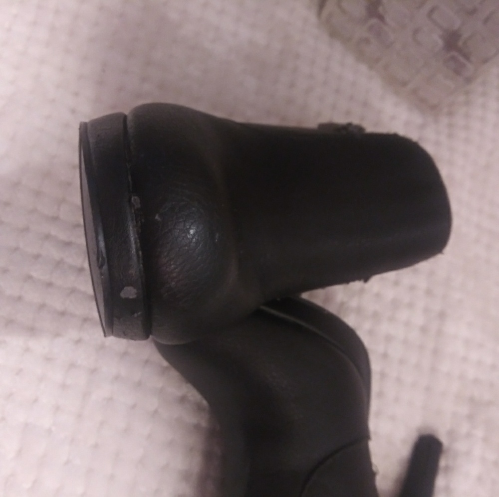 Booties - Picture 3 of 4